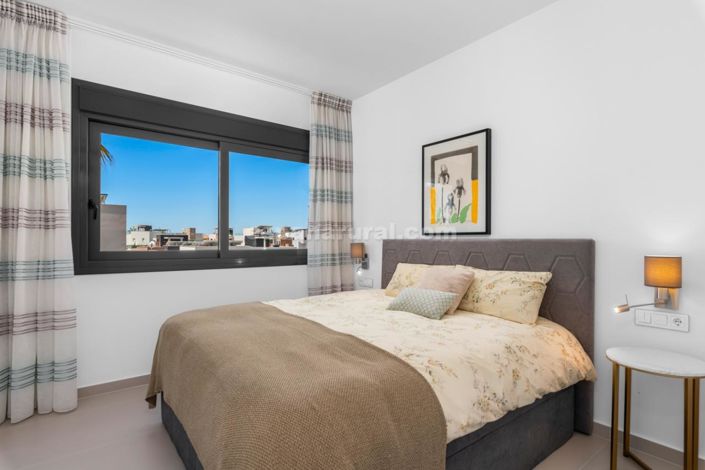 Image No.8-4 Bed Villa for sale