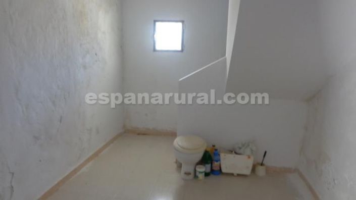 Image No.8-3 Bed Country House for sale