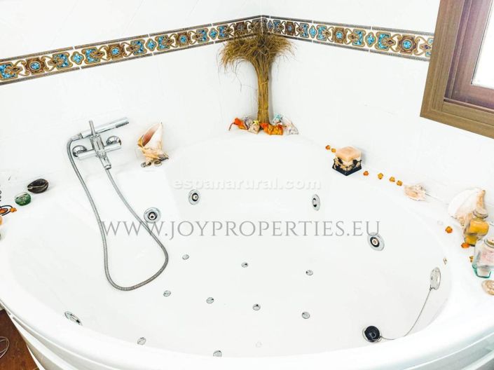 Image No.10-5 Bed Villa for sale