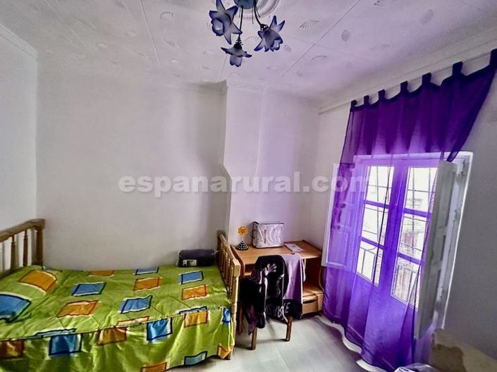 Image No.10-4 Bed Townhouse for sale