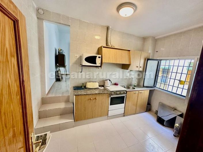 Image No.13-4 Bed Townhouse for sale