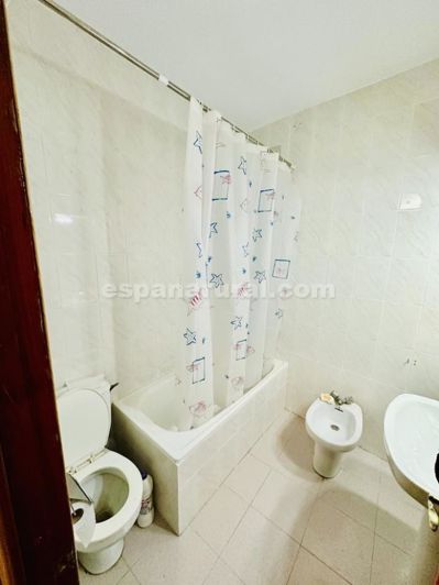 Image No.17-4 Bed Townhouse for sale