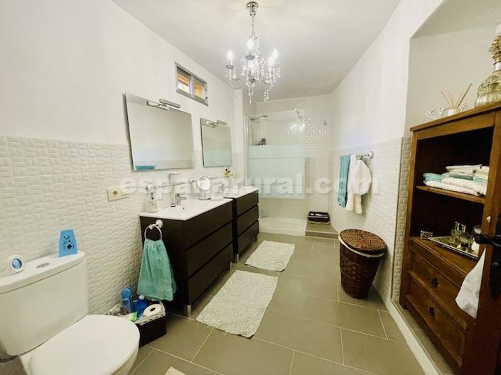 Image No.10-3 Bed Village House for sale