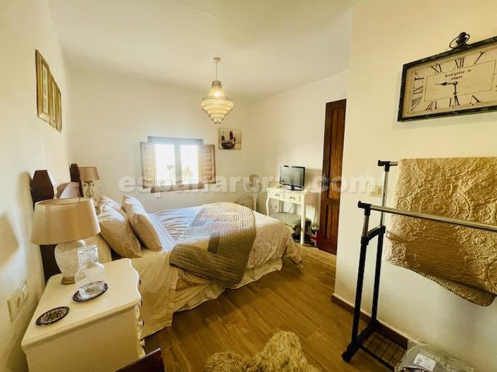 Image No.20-3 Bed Village House for sale