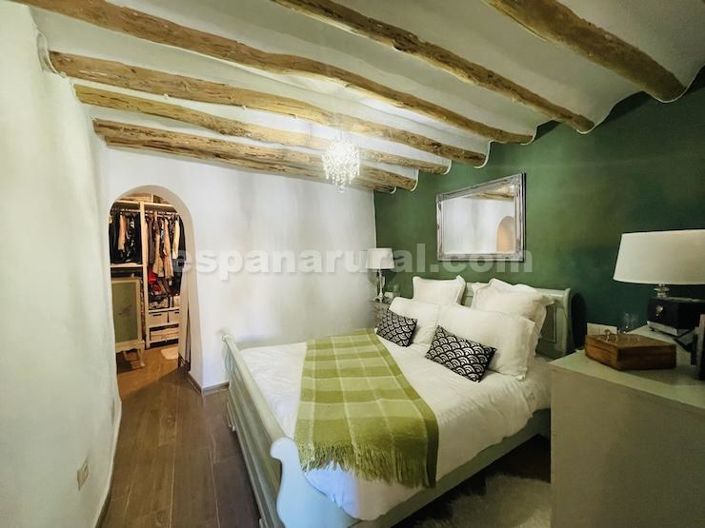 Image No.5-3 Bed Village House for sale