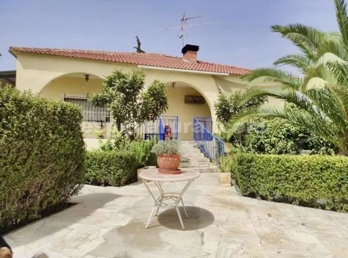 Image No.1-Villa de 7 chambres à vendre à Almeria