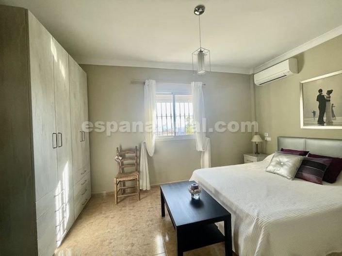 Image No.10-3 Bed Villa for sale