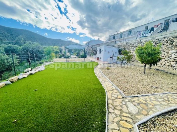 Image No.23-4 Bed Country House for sale