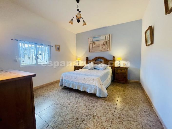 Image No.3-4 Bed Country House for sale