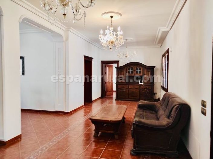 Image No.10-10 Bed Villa for sale