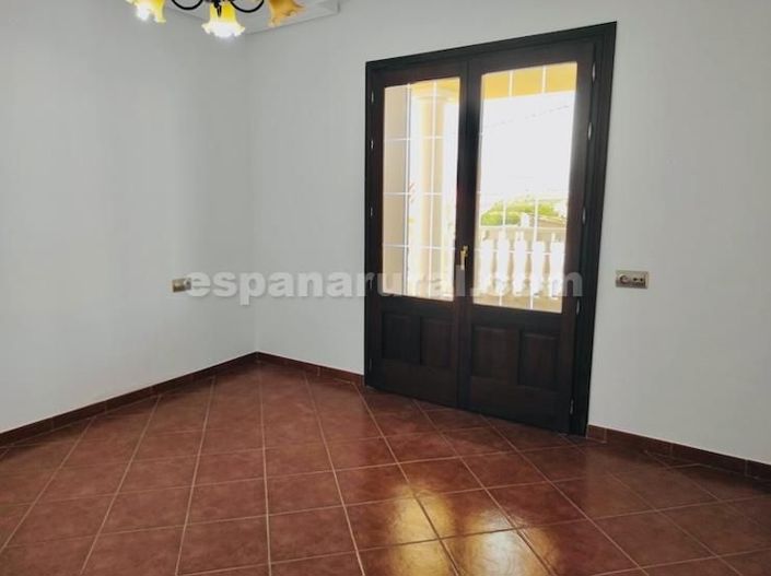 Image No.16-10 Bed Villa for sale