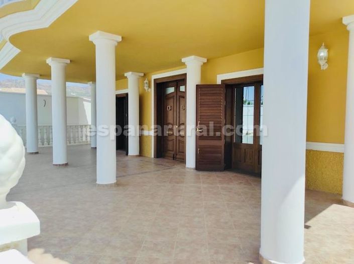 Image No.2-10 Bed Villa for sale