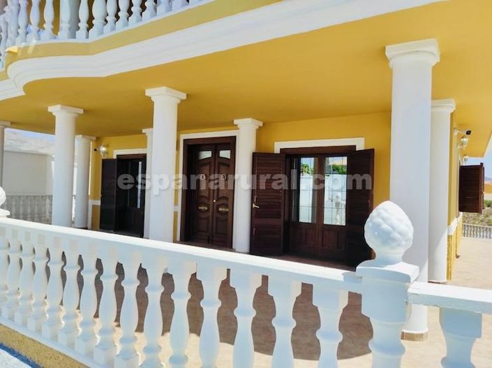 Image No.23-10 Bed Villa for sale