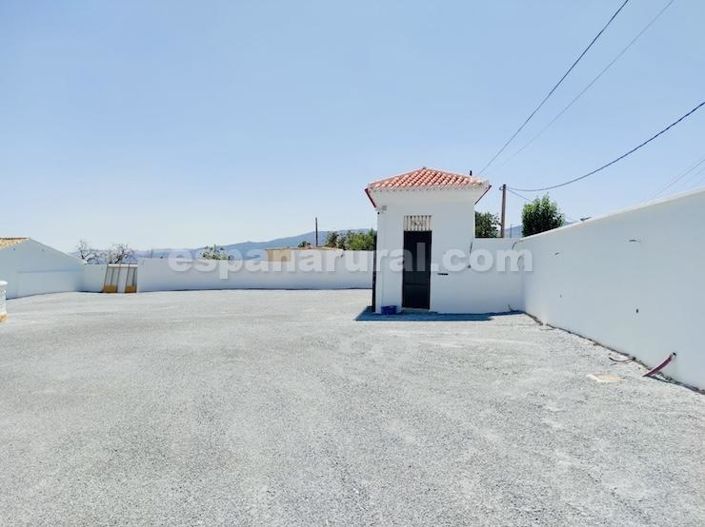 Image No.28-10 Bed Villa for sale