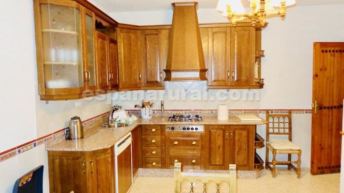 Image No.6-4 Bed Villa for sale