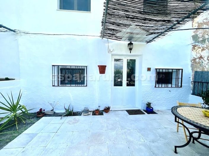 Image No.1-6 Bed Country House for sale