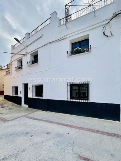 Image No.1-4 Bed Village House for sale