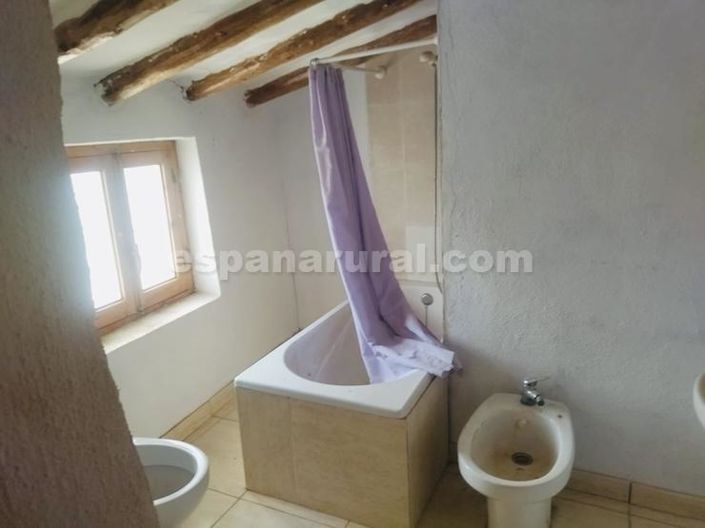 Image No.10-3 Bed Country House for sale