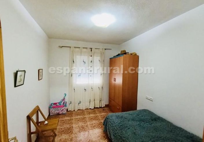 Image No.15-5 Bed Townhouse for sale