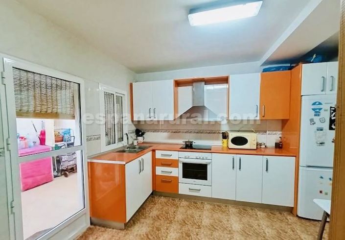 Image No.8-5 Bed Townhouse for sale