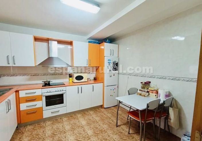 Image No.9-5 Bed Townhouse for sale