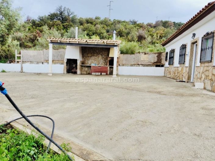 Image No.12-2 Bed Country House for sale