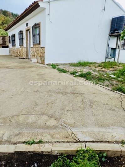 Image No.13-2 Bed Country House for sale