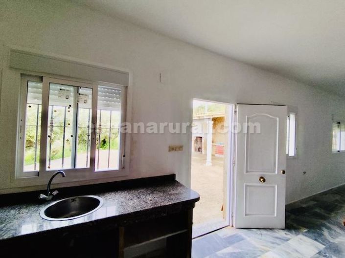 Image No.5-2 Bed Country House for sale