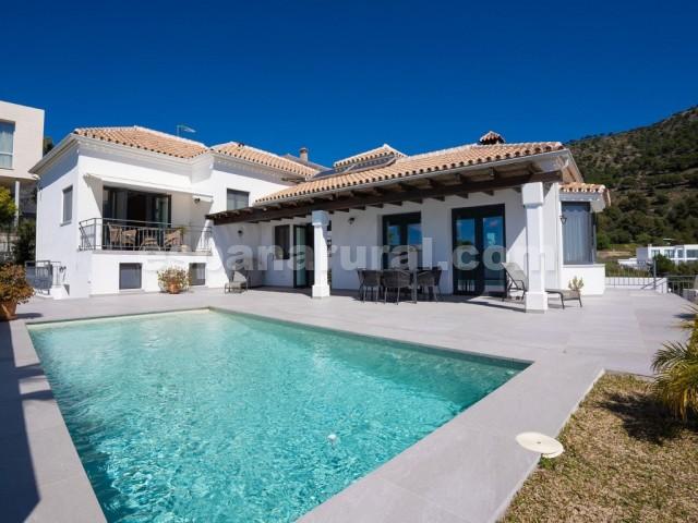 Image No.1-4 Bed Villa for sale