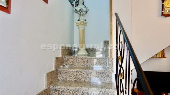 Image No.6-4 Bed Village House for sale