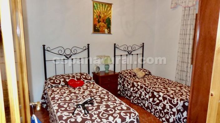 Image No.8-4 Bed Village House for sale