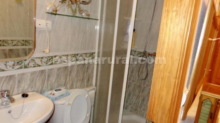 Image No.12-7 Bed Townhouse for sale