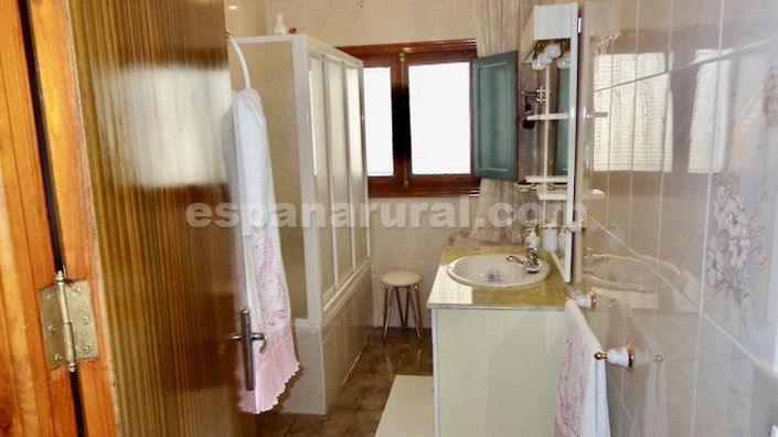 Image No.14-7 Bed Townhouse for sale