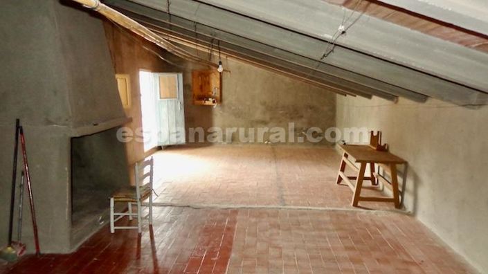 Image No.26-7 Bed Townhouse for sale