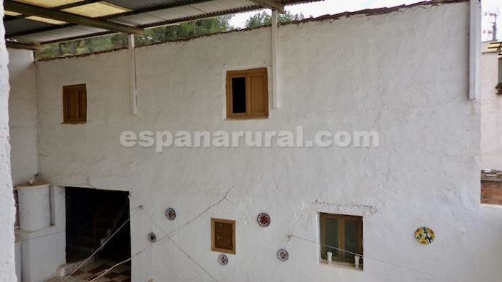 Image No.27-7 Bed Townhouse for sale