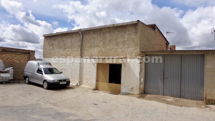 Image No.28-7 Bed Townhouse for sale