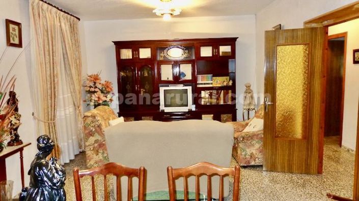 Image No.3-7 Bed Townhouse for sale