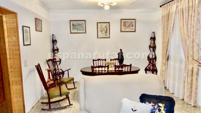 Image No.8-7 Bed Townhouse for sale