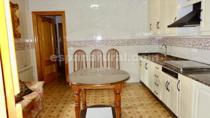 Image No.9-7 Bed Townhouse for sale