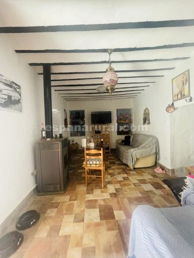 Image No.11-3 Bed Country House for sale