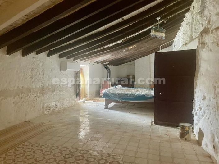 Image No.14-3 Bed Country House for sale