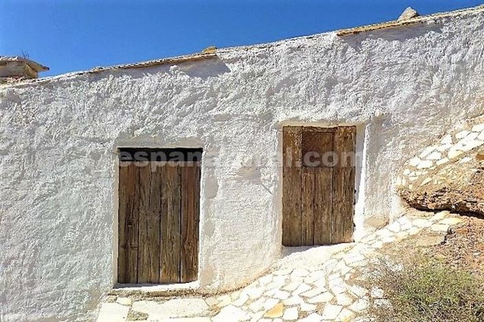 Image No.15-3 Bed Country House for sale