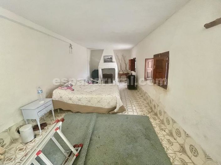 Image No.16-3 Bed Country House for sale