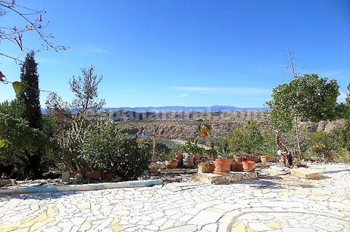 Image No.6-3 Bed Country House for sale