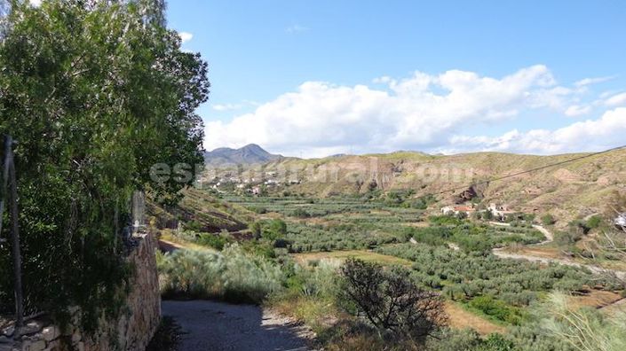 Image No.16-3 Bed Country House for sale