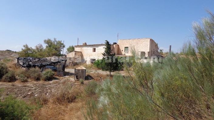 Image No.1-4 Bed Country House for sale