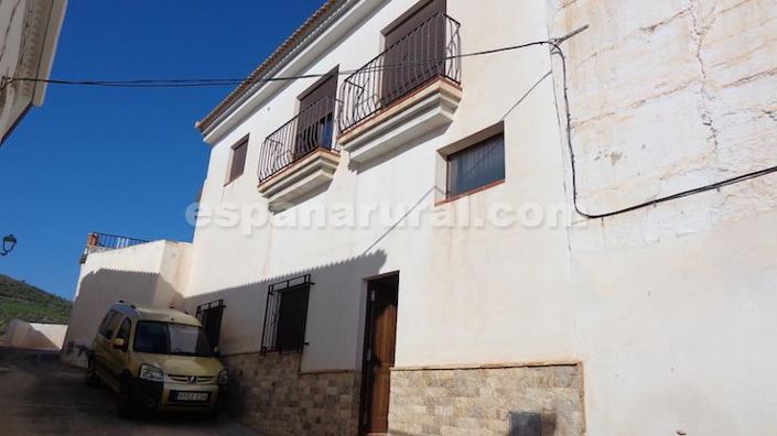 Image No.1-3 Bed Village House for sale
