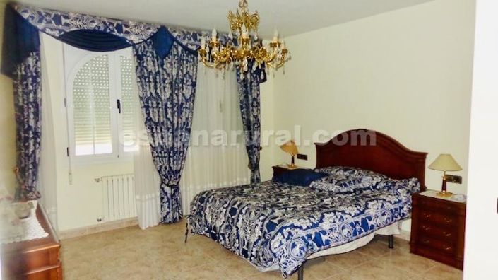 Image No.11-6 Bed Village House for sale