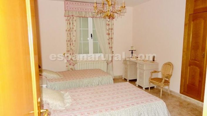 Image No.13-6 Bed Village House for sale