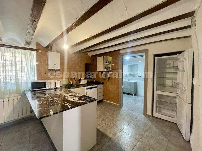 Image No.6-6 Bed Village House for sale